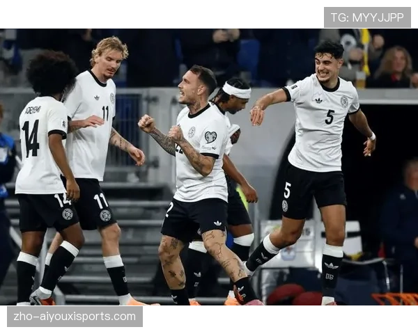 德国基米希右路多功能性,边后卫与后腰位置切换的战术适配